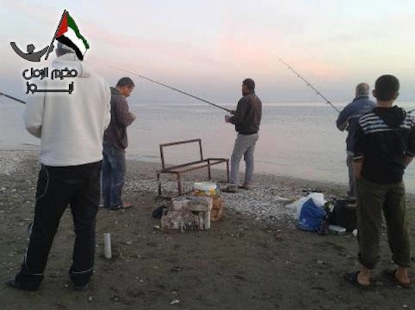 Ghiath_fishermen-on-the-eastern-beach-of-the-Palestinian-camp-06-04-2013