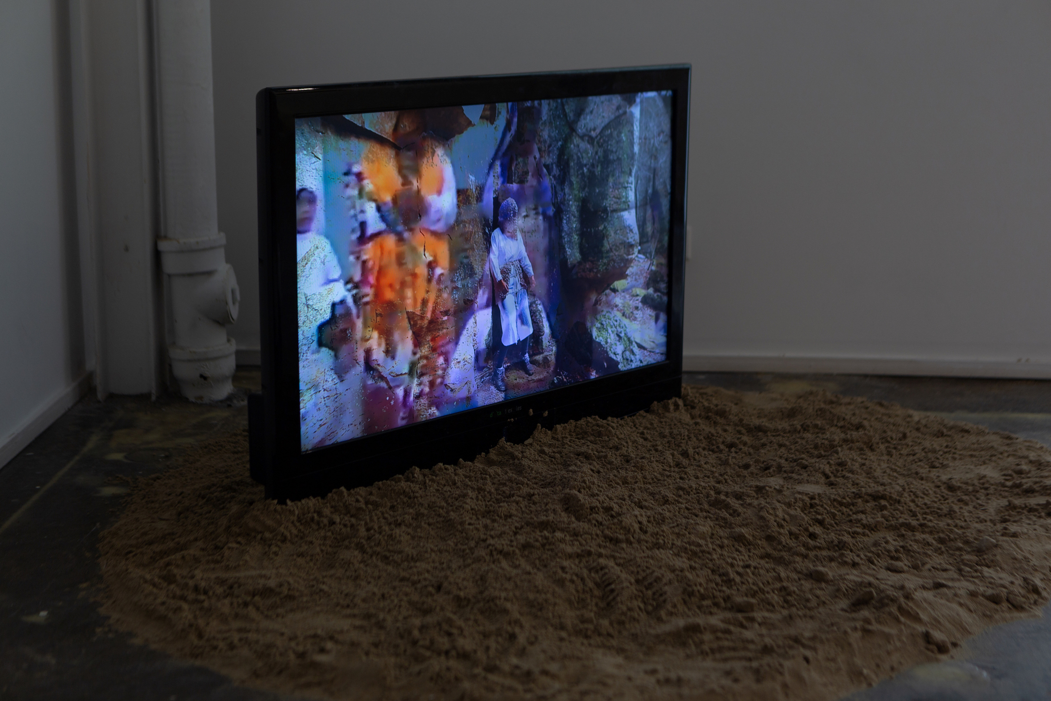 Uninhibited: People of the earth (2022), Video Installation, 12 minutes and 1 second