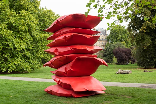 Red Stack, 2022, FiberGlass. Frieze Public Sculpture Park.
